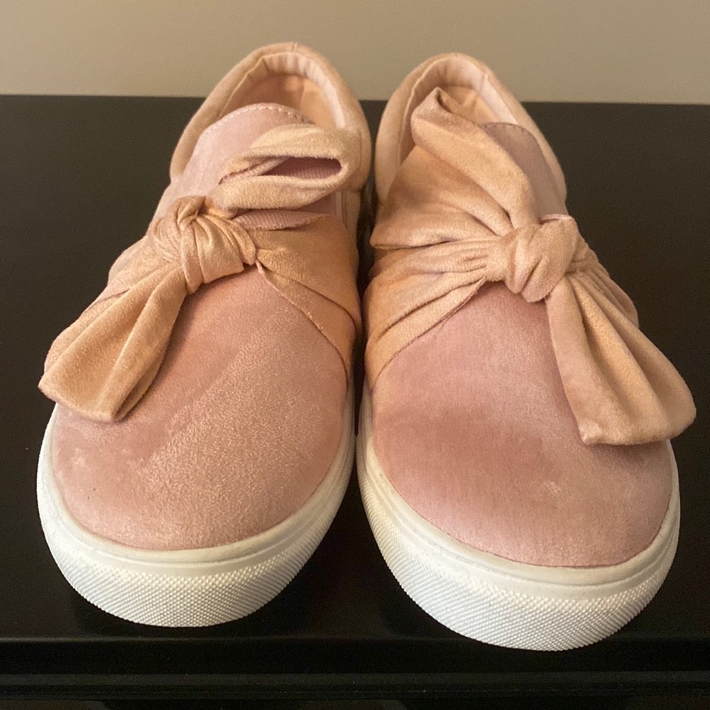 Women Slip on Shoes With Bow